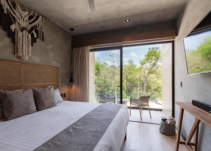 Location With Rooftop Pool, Gym And Padel Court *