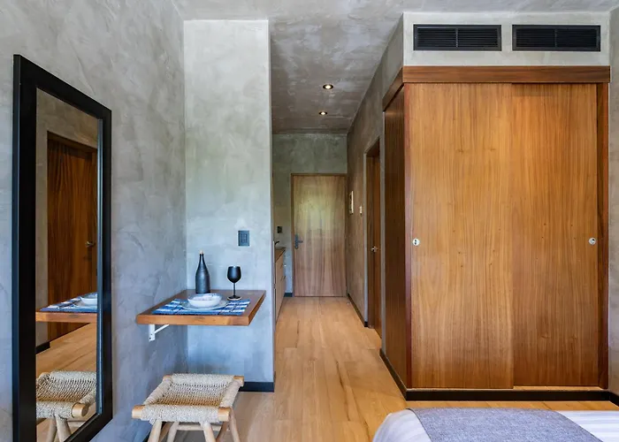 Location With Rooftop Pool, Gym And Padel Court *